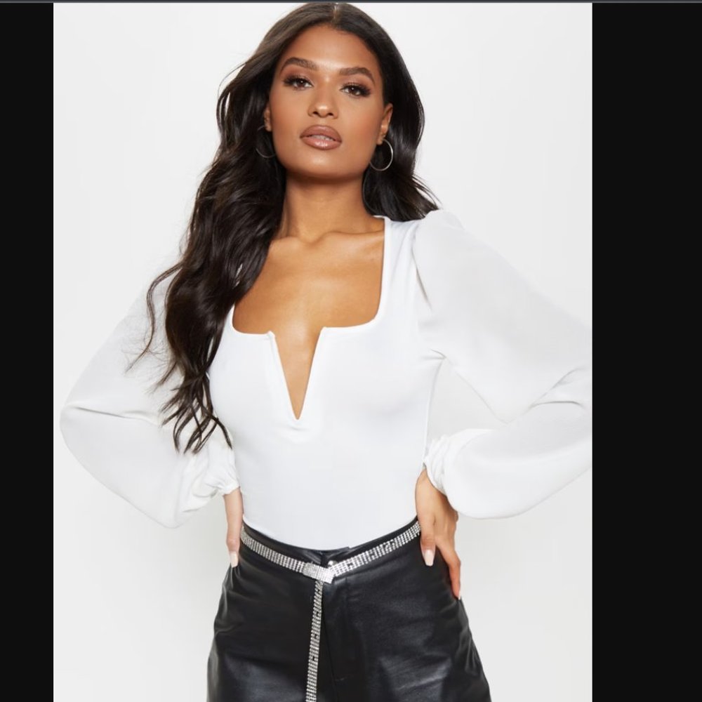 Pretty Little Thing WHITE V BAR LONG SLEEVE TOP
